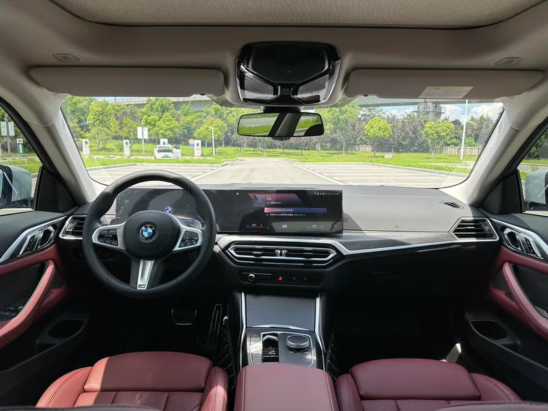 BMW 4 Series 2023 425i M Sports suit interior photo 12 BMW 4 Series 2023 425i M Sports suit interior photo 12
