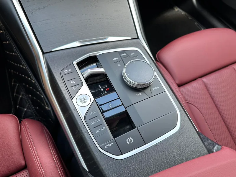 BMW 4 Series 2023 425i M Sports suit interior photo 17 BMW 4 Series 2023 425i M Sports suit interior photo 17