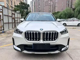 BMW X1 2023 sDrive25Li M Conjunto deportivo exterior foto 2