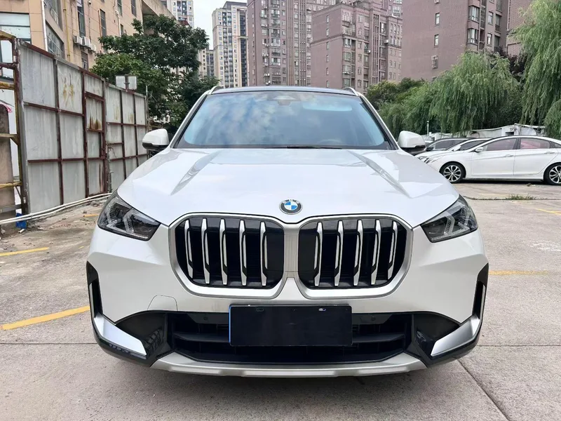 BMW X1 2023 sDrive25Li M Conjunto deportivo exterior foto 2