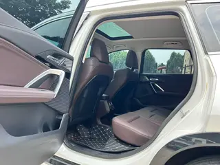 BMW X1 2023 sDrive25Li M Conjunto deportivo interior foto 6