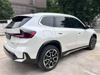 BMW X1 2023 sDrive25Li M Conjunto deportivo interior foto 7