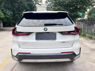 BMW X1 2023 sDrive25Li M Conjunto deportivo interior foto 8
