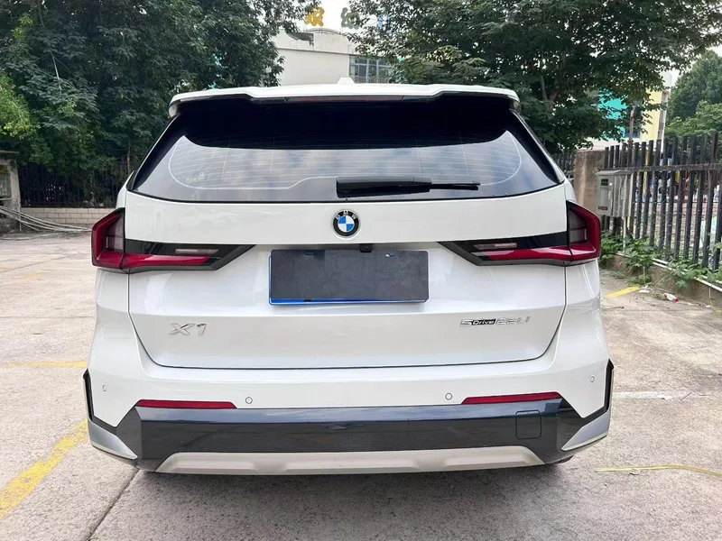 BMW X1 2023 sDrive25Li M Conjunto deportivo interior foto 8