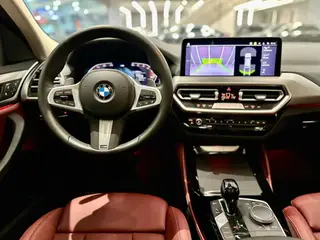 BMW X4 2022 xDrive 25i M Sports suit interior photo 7 BMW X4 2022 xDrive 25i M Sports suit interior photo 7
