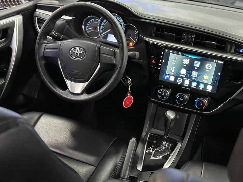Toyota Corolla 2014 1.6L CVT GL intérieur photo 12 Toyota Corolla 2014 1.6L CVT GL intérieur photo 12