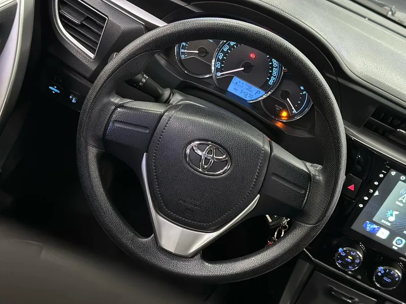 Toyota Corolla 2014 1.6L CVT GL intérieur photo 13 Toyota Corolla 2014 1.6L CVT GL intérieur photo 13