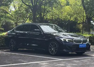 BMW 3 Series 2023 320Li M Sports suit exterior photo 3