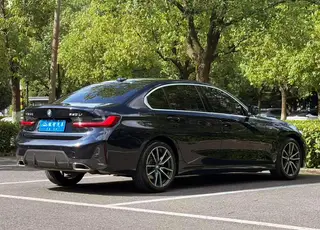 BMW 3 Series 2023 320Li M Sports suit exterior photo 5