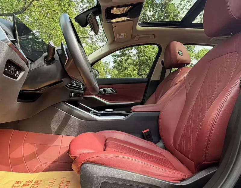 BMW 3 Series 2023 320Li M Sports suit interior photo 10