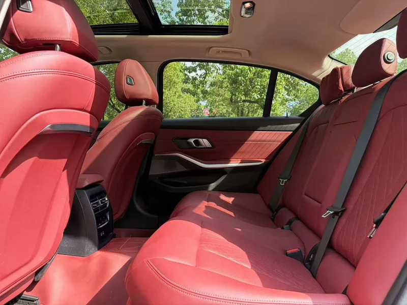 BMW 3 Series 2023 320Li M Sports suit interior photo 11