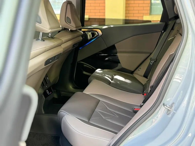 BMW X3 2025 xDrive30L Leading Type M Sports suit interior photo 18 BMW X3 2025 xDrive30L Leading Type M Sports suit interior photo 18