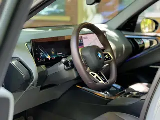 BMW X3 2025 xDrive30L Leading Type M Sports suit interior photo 20 BMW X3 2025 xDrive30L Leading Type M Sports suit interior photo 20