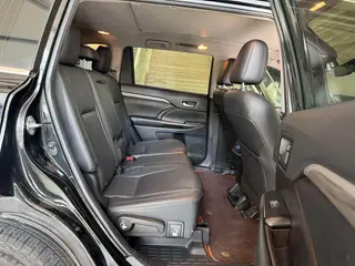 Toyota Highlander 2021 2.0T 4WD Premium Edition 7 Asiento interior foto 10 Toyota Highlander 2021 2.0T 4WD Premium Edition 7 Asiento interior foto 10