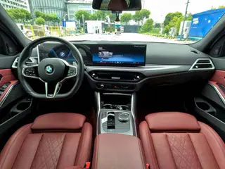 BMW 3 Series 2025 330Li Premium Class M Sports Night Suit interior photo 6 BMW 3 Series 2025 330Li Premium Class M Sports Night Suit interior photo 6