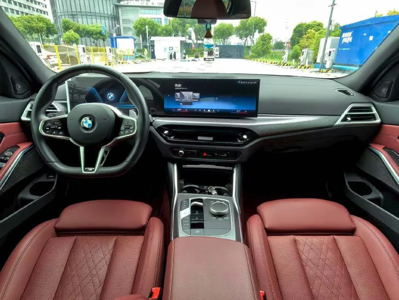 BMW 3 Series 2025 330Li Premium Class M Sports Night Suit interior photo 6 BMW 3 Series 2025 330Li Premium Class M Sports Night Suit interior photo 6
