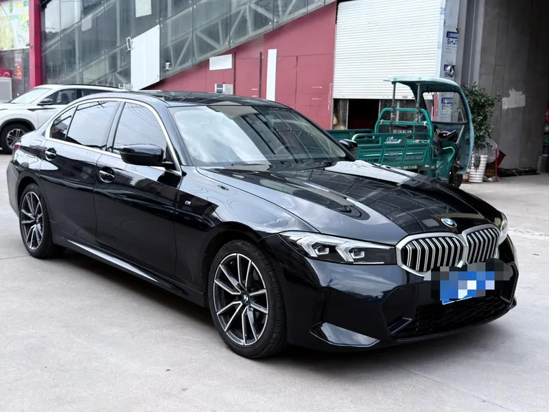 BMW 3 Series 2023 320Li M Sports suit exterior photo 2