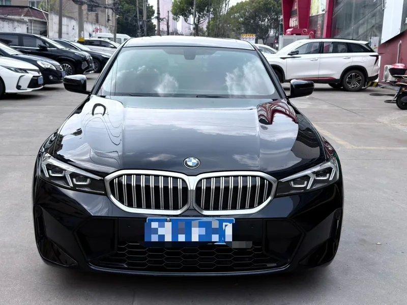 BMW 3 Series 2023 320Li M Sports suit exterior photo 3