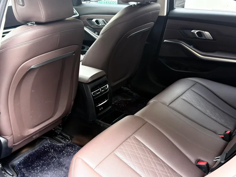 BMW 3 Series 2023 320Li M Sports suit exterior photo 5