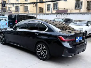 BMW 3 Series 2023 320Li M Sports suit interior photo 8