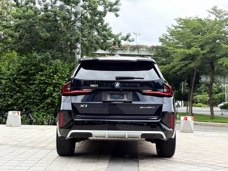 BMW X1 2023 sDrive25Li M Sports suit exterior photo 5