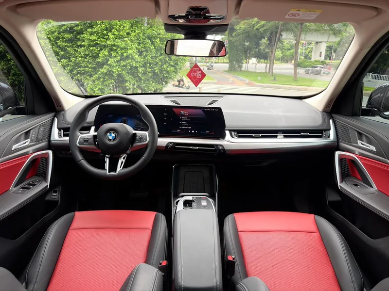 BMW X1 2023 sDrive25Li M Sports suit interior photo 13
