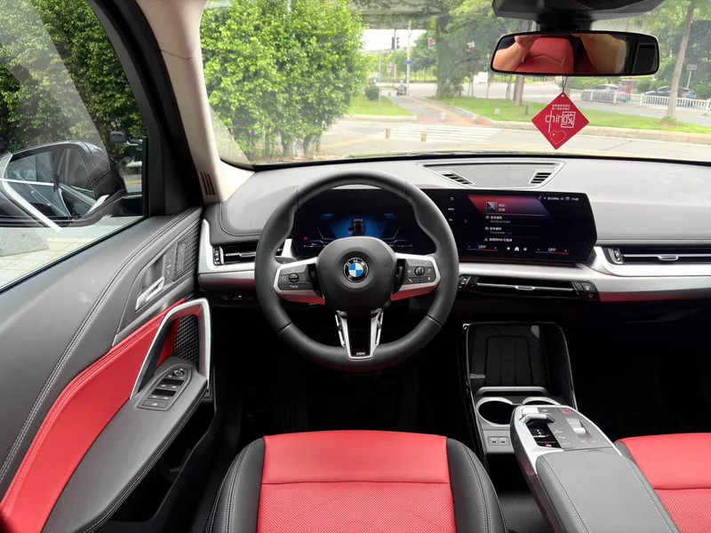 BMW X1 2023 sDrive25Li M Sports suit interior photo 14