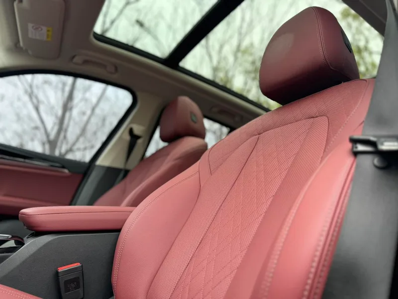 BMW X3 2022 Restyling xDrive25i M Sports suit interior photo 11
