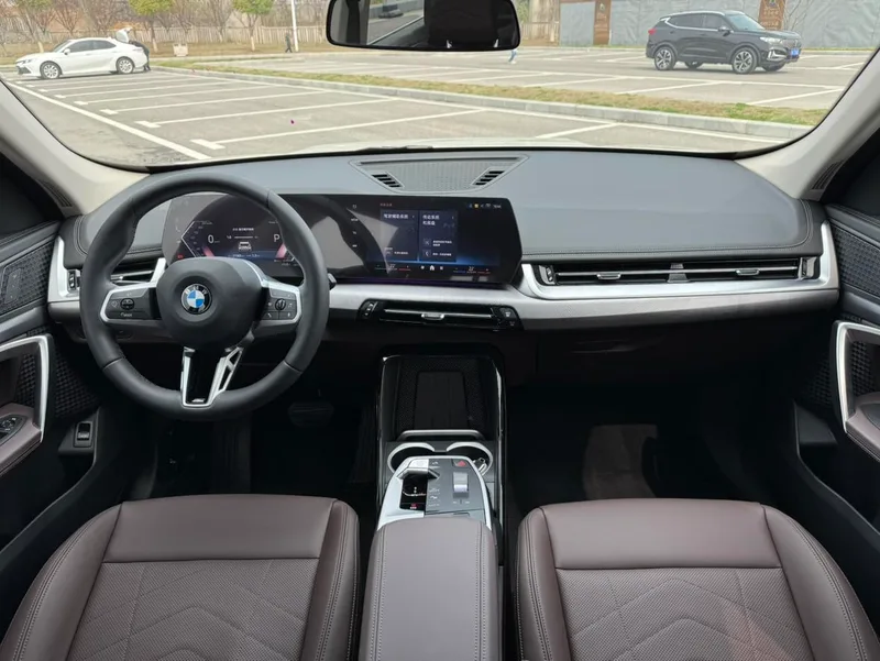 BMW X1 2023 sDrive25Li M Sports suit interior photo 10 BMW X1 2023 sDrive25Li M Sports suit interior photo 10