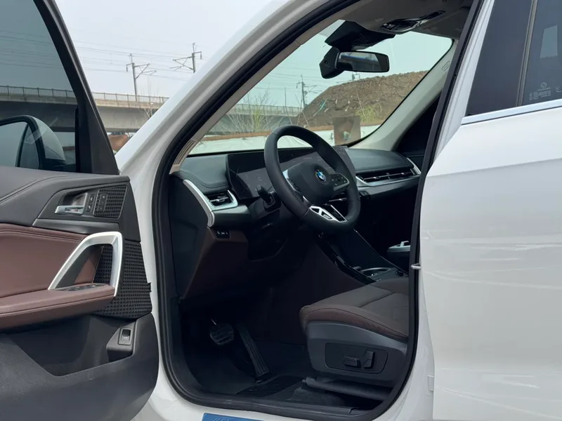BMW X1 2023 sDrive25Li M Sports suit interior photo 11 BMW X1 2023 sDrive25Li M Sports suit interior photo 11