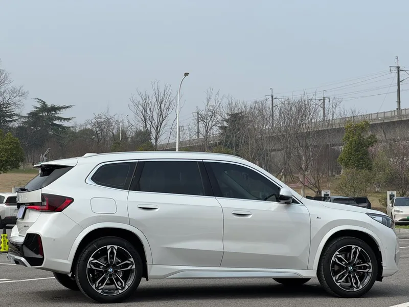 BMW X1 2023 sDrive25Li M Sports suit interior photo 16 BMW X1 2023 sDrive25Li M Sports suit interior photo 16