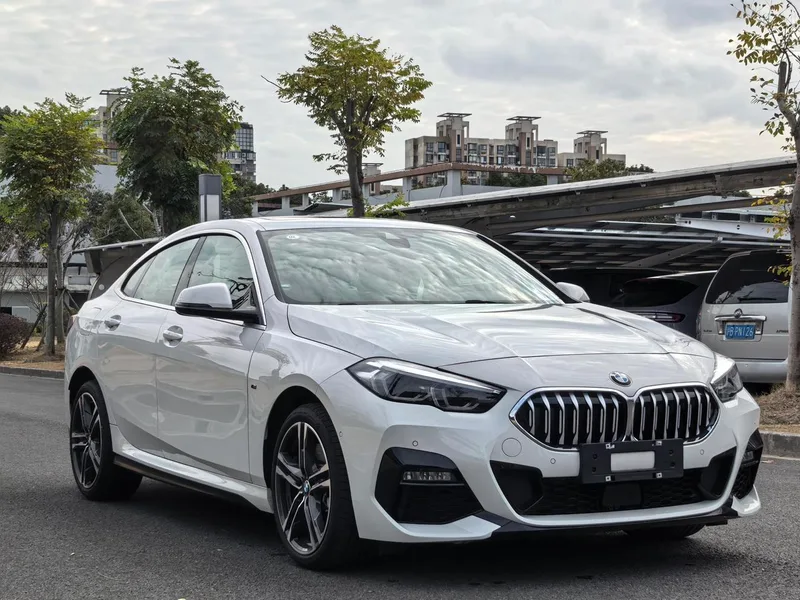 BMW 2 Series 2023 225i Coupé de cuatro puertas M Conjunto deportivo exterior foto 3
