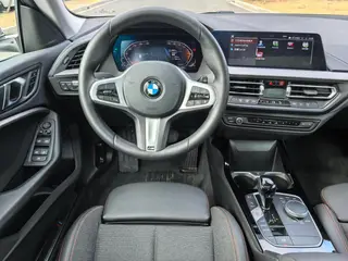 BMW 2 Series 2023 225i Coupé de cuatro puertas M Conjunto deportivo exterior foto 9