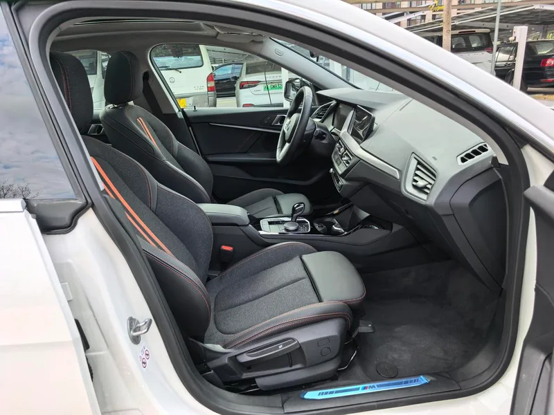 BMW 2 Series 2023 225i Coupé de cuatro puertas M Conjunto deportivo interior foto 12