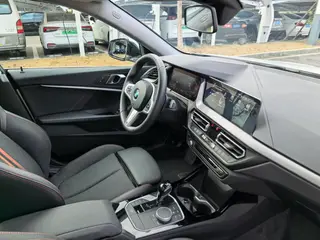 BMW 2 Series 2023 225i Coupé de cuatro puertas M Conjunto deportivo interior foto 18