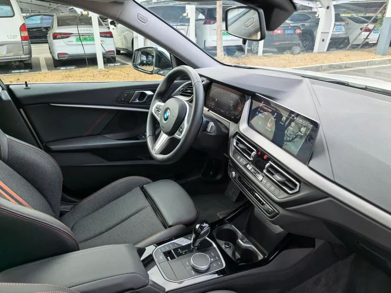 BMW 2 Series 2023 225i Coupé de cuatro puertas M Conjunto deportivo interior foto 18