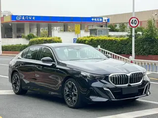 BMW 5 Series 2025 530Li Premium Class M Sports suit exterior photo 3 BMW 5 Series 2025 530Li Premium Class M Sports suit exterior photo 3