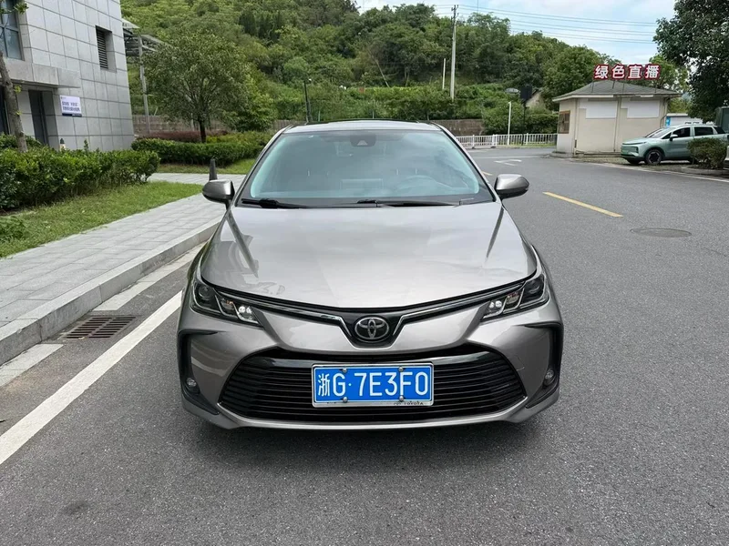 Toyota Corolla 2019 1.2T S-CVT GL-i Элитная версия экстерьер фото 2 Toyota Corolla 2019 1.2T S-CVT GL-i Элитная версия экстерьер фото 2