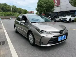 Toyota Corolla 2019 1.2T S-CVT GL-i Элитная версия экстерьер фото 3 Toyota Corolla 2019 1.2T S-CVT GL-i Элитная версия экстерьер фото 3