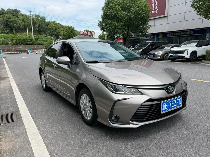 Toyota Corolla 2019 1.2T S-CVT GL-i Элитная версия экстерьер фото 3 Toyota Corolla 2019 1.2T S-CVT GL-i Элитная версия экстерьер фото 3