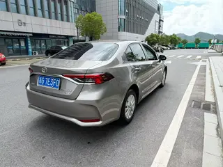 Toyota Corolla 2019 1.2T S-CVT GL-i Элитная версия интерьер фото 7 Toyota Corolla 2019 1.2T S-CVT GL-i Элитная версия интерьер фото 7