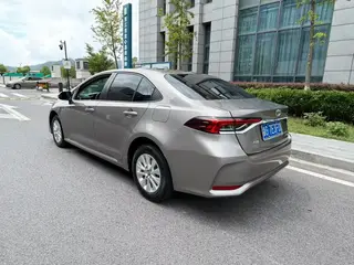 Toyota Corolla 2019 1.2T S-CVT GL-i Элитная версия интерьер фото 8 Toyota Corolla 2019 1.2T S-CVT GL-i Элитная версия интерьер фото 8