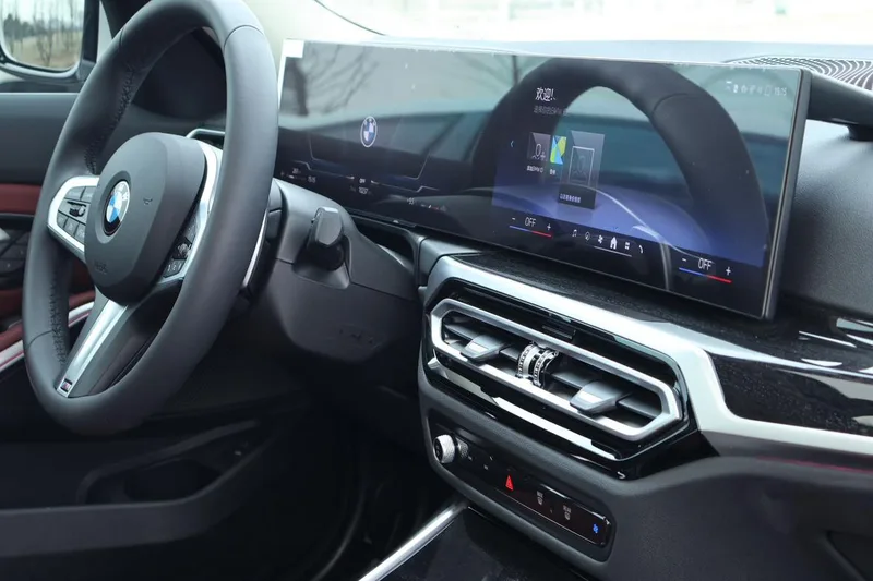 BMW 3 Series 2023 325Li M Sports suit interior photo 10