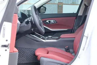 BMW 3 Series 2023 325Li M Sports suit interior photo 13