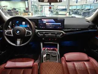 BMW 3 Series 2023 325Li M Traje nocturno deportivo Yao exterior foto 6 BMW 3 Series 2023 325Li M Traje nocturno deportivo Yao exterior foto 6