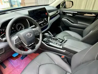 Toyota Highlander 2024 380T Four-wheel drive Premium Edition 7 seat interior photo 8 Toyota Highlander 2024 380T Four-wheel drive Premium Edition 7 seat interior photo 8