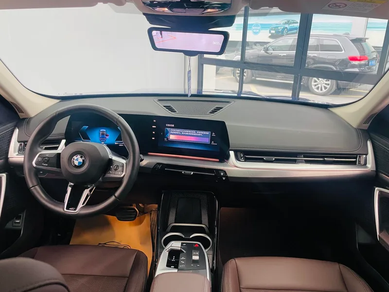 BMW X1 2023 sDrive25Li M Sports suit exterior photo 7