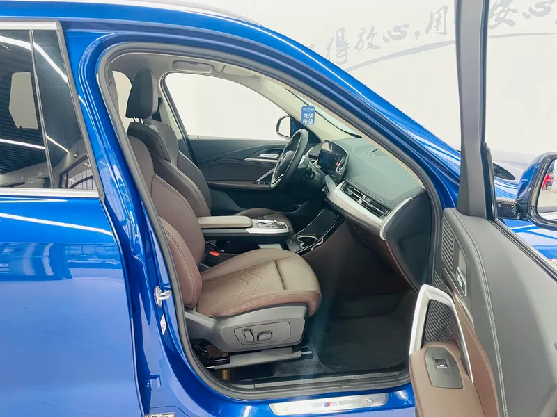 BMW X1 2023 sDrive25Li M Sports suit interior photo 13