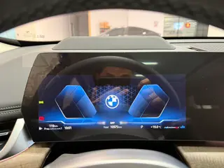 BMW X1 2023 xDrive25Li X Design Suit exterior photo 4