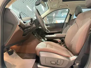 BMW X1 2023 xDrive25Li X Design Suit interior photo 7